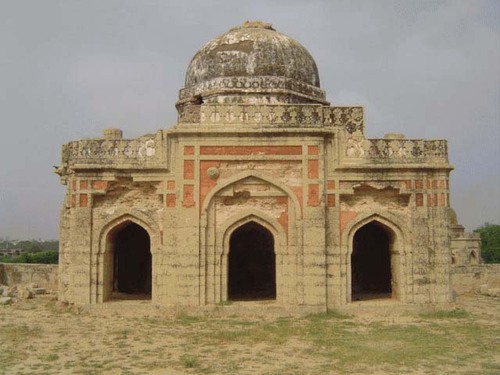 File:An Old Tomb at Jhajjar.jpg