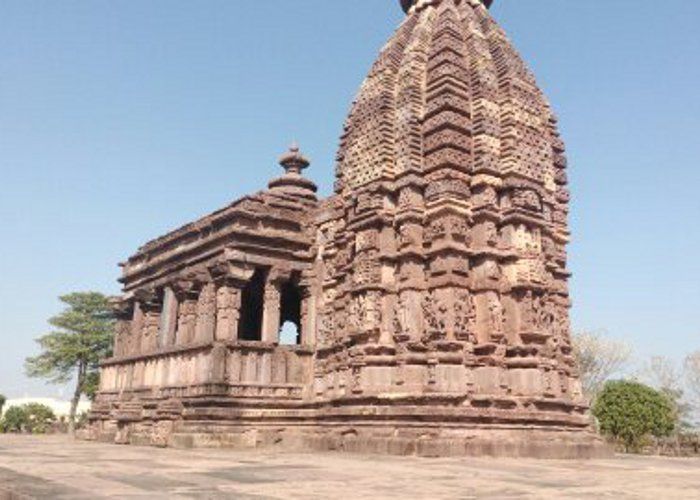 File:Nohleshwar Shiva Temple.jpg