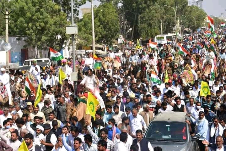 File:Churu Kisan Camel Raili-2.jpg