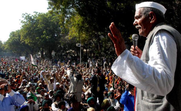 File:Mahendra Singh Tikait in a Kisan Rally.jpg